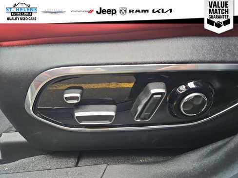 Used 2024 Jeep Wagoneer Limited AWD/4WD image 18