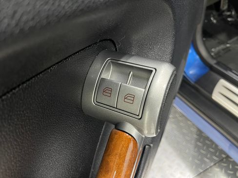Used 2009 Mercedes-Benz SLK 300 image 14