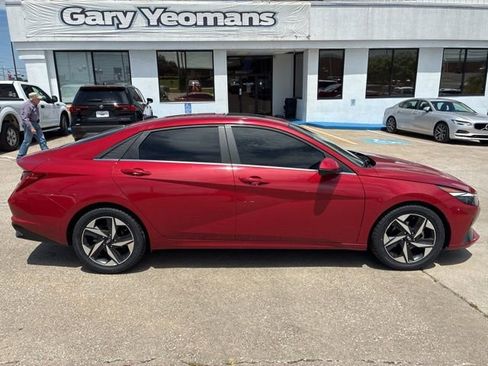 Used 2022 Hyundai Elantra Limited FWD image 7
