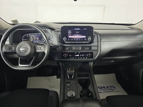 Used 2023 Nissan Pathfinder S image 28