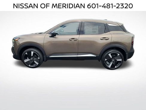 New 2026 Nissan Kicks SR FWD image 2