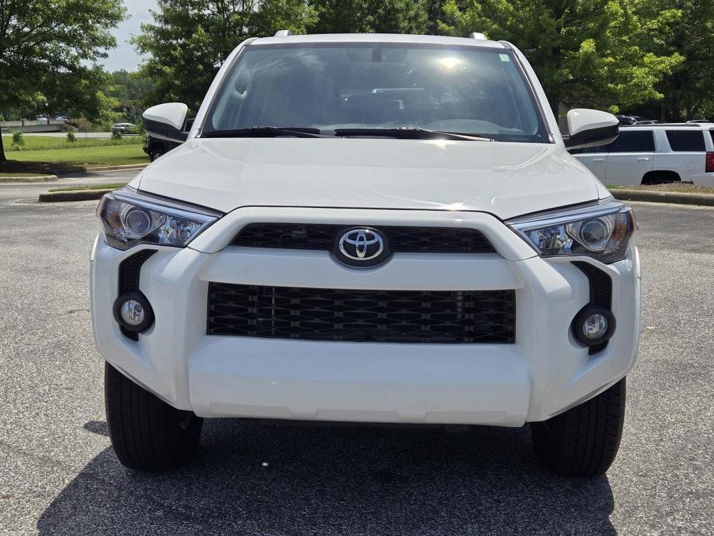 Used 2018 Toyota 4Runner SR5 AWD/4WD image 2