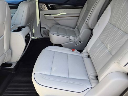 Certified 2026 Buick Enclave Avenir w/ Super Cruise Package AWD/4WD image 30