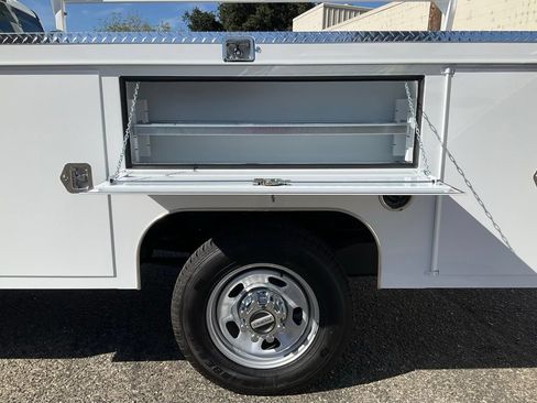 New 2025 Ford F350 XL w/ XL Chrome Package RWD image 16
