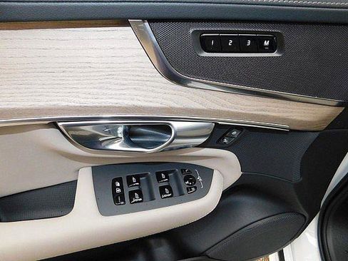 New 2026 Volvo XC90 B5 Core AWD/4WD image 16