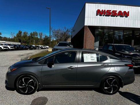 New 2025 Nissan Versa SR w/ Trunk Package image 6