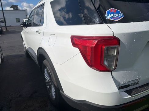 Used 2021 Ford Explorer Limited AWD/4WD image 3