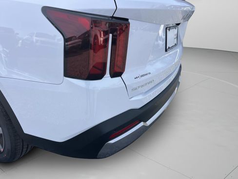 New 2026 Kia Sorento EX w/ EX Premium Package FWD image 10