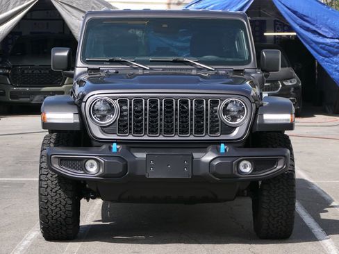 Used 2025 Jeep Wrangler Unlimited Rubicon 4xe w/ Safety Group AWD/4WD image 8