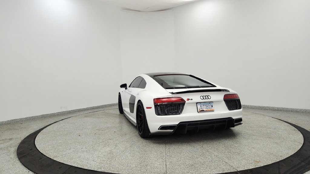 Used 2017 Audi R8 V10 w/ Carbon Exterior Package AWD/4WD image 4