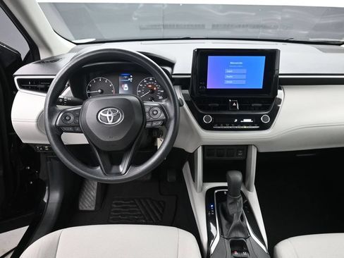 Used 2024 Toyota Corolla Cross L AWD/4WD image 11