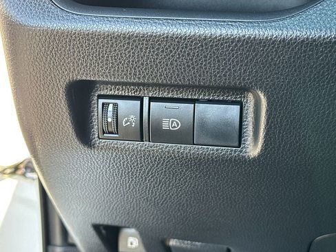 Used 2019 Toyota RAV4 LE w/ Carpet Mat Package AWD/4WD image 21