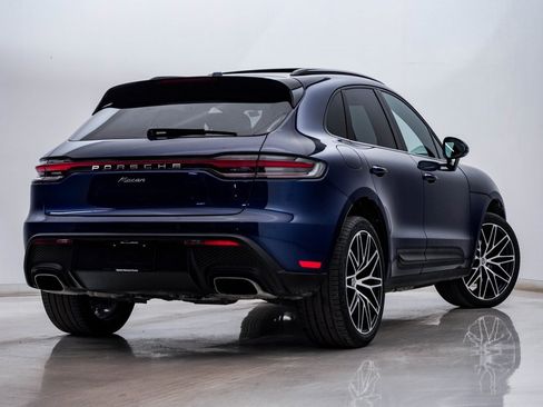 Certified 2023 Porsche Macan image 12