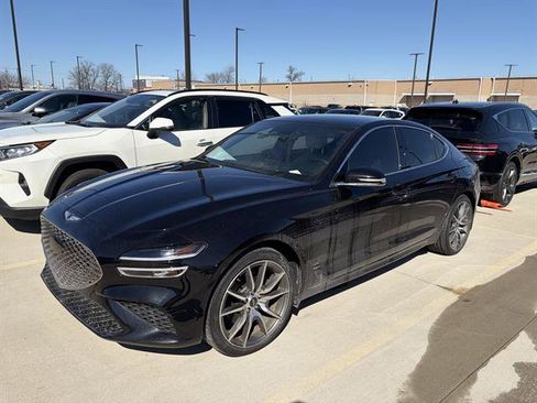 Used 2023 Genesis G70 2.0T image 1