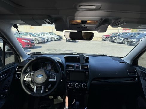 Used 2017 Subaru Forester 2.5i Touring AWD/4WD image 13