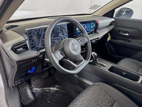 New 2026 Nissan Kicks SV image 9