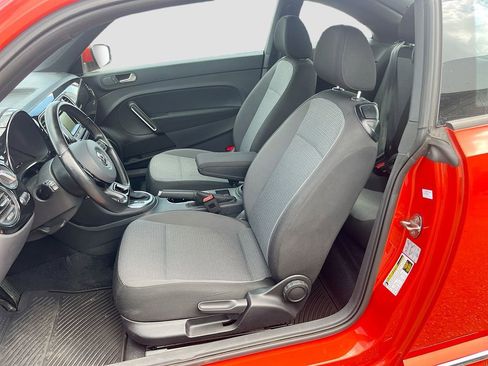 Used 2019 Volkswagen Beetle 2.0T S image 19