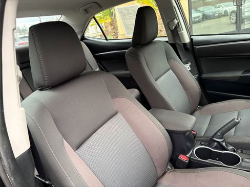 Used 2018 Toyota Corolla LE image 23