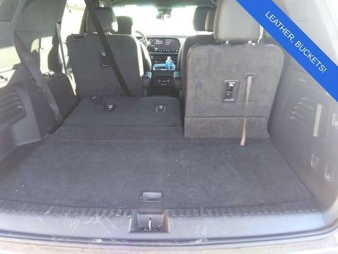 Used 2025 Chevrolet Traverse LT AWD/4WD image 7