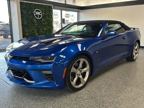 Used 2018 Chevrolet Camaro SS RWD image 3