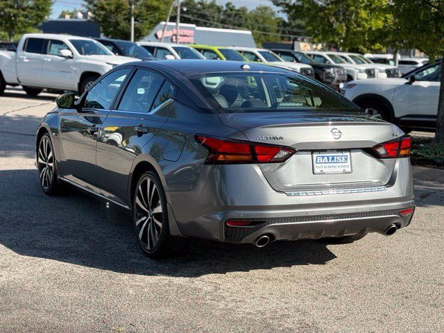Used 2022 Nissan Altima 2.5 SR FWD image 7
