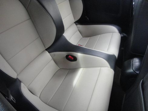 Used 2016 Ford Mustang Premium image 13