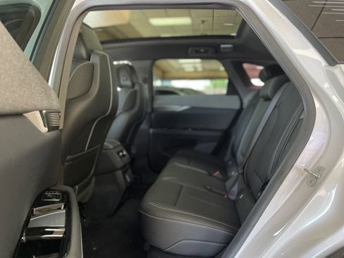 Used 2025 Cadillac Optiq Luxury 2 w/ LPO, Floor Liner Package AWD/4WD image 23
