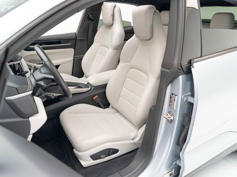 Used 2024 Porsche Macan 4 Electric image 5