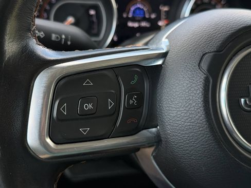 Used 2022 Jeep Gladiator Overland AWD/4WD image 13