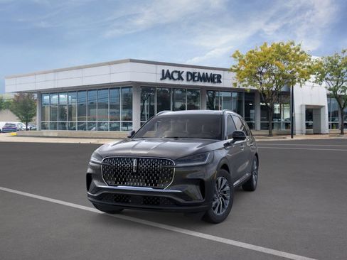 New 2026 Lincoln Aviator AWD image 2