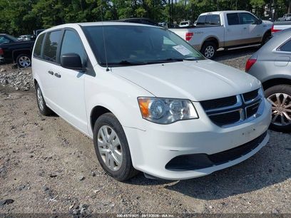 Used 2019 Dodge Grand Caravan SE w/ UConnect Hands-Free Group