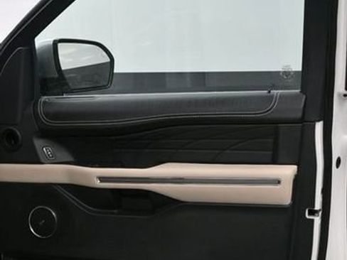 Used 2023 Ford Expedition Max Platinum image 9