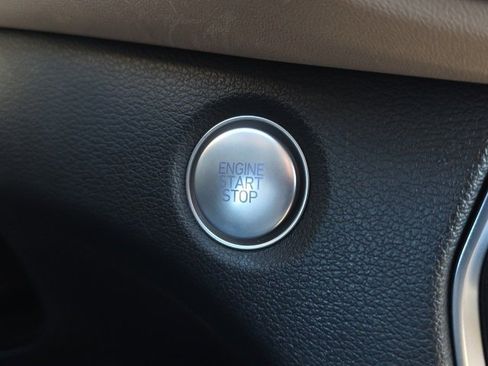 Used 2019 Hyundai Santa Fe SEL image 12