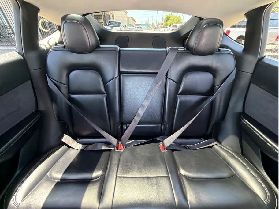 Used 2021 Tesla Model Y Long Range AWD/4WD image 9