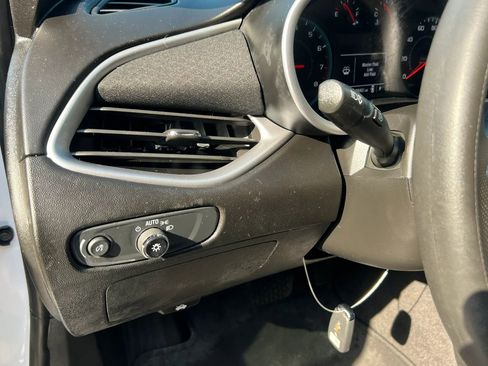 Used 2023 Chevrolet Malibu LT FWD image 13