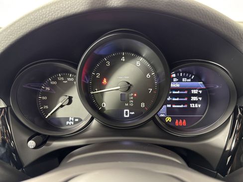 Certified 2025 Porsche Macan AWD/4WD image 21