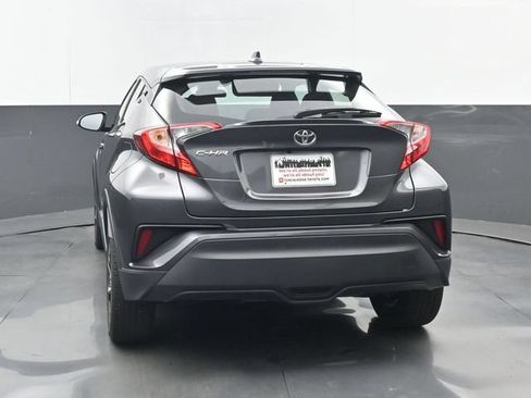 Used 2022 Toyota C-HR XLE FWD image 4
