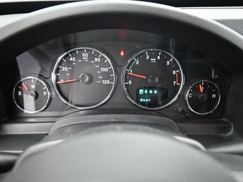 Used 2011 Jeep Liberty Sport image 13