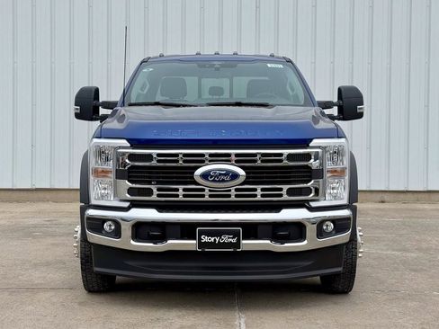 New 2026 Ford F550 4x4 Crew Cab image 9