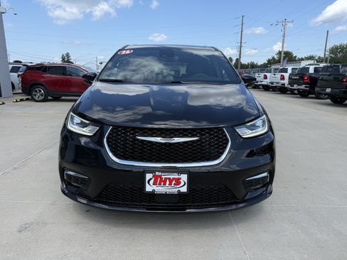 Used 2026 Chrysler Pacifica Select FWD image 33