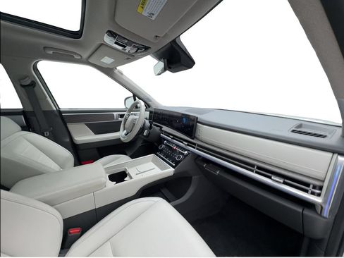 Used 2025 Hyundai Santa Fe Limited FWD image 35