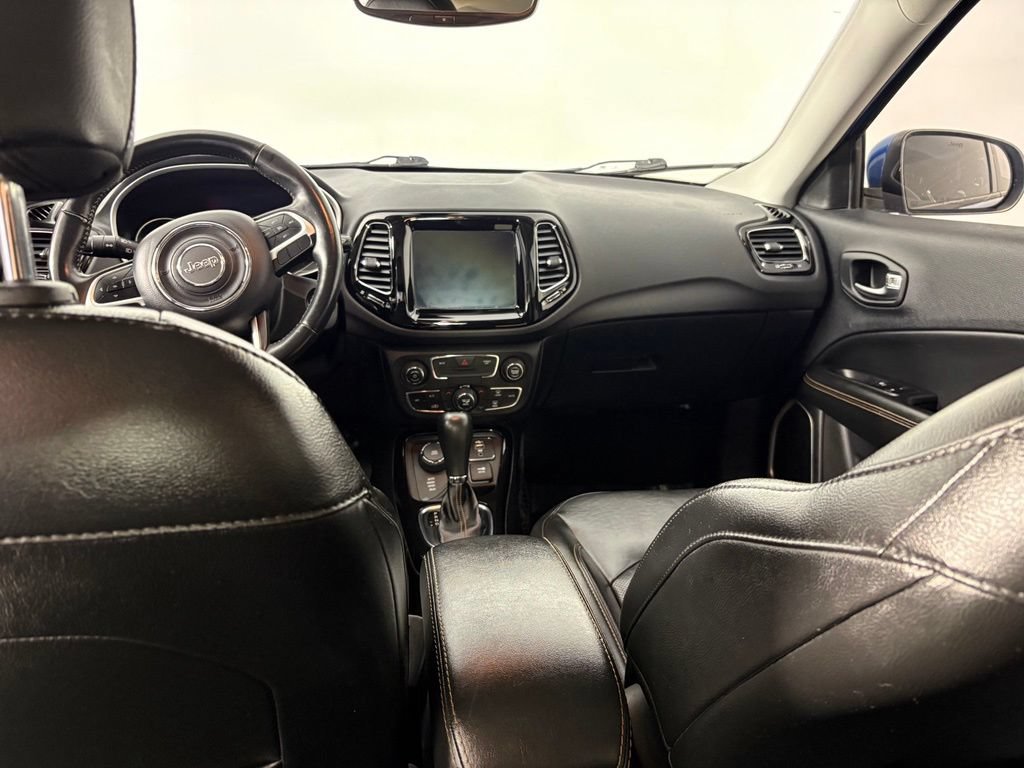 Used 2019 Jeep Compass Limited AWD/4WD image 17