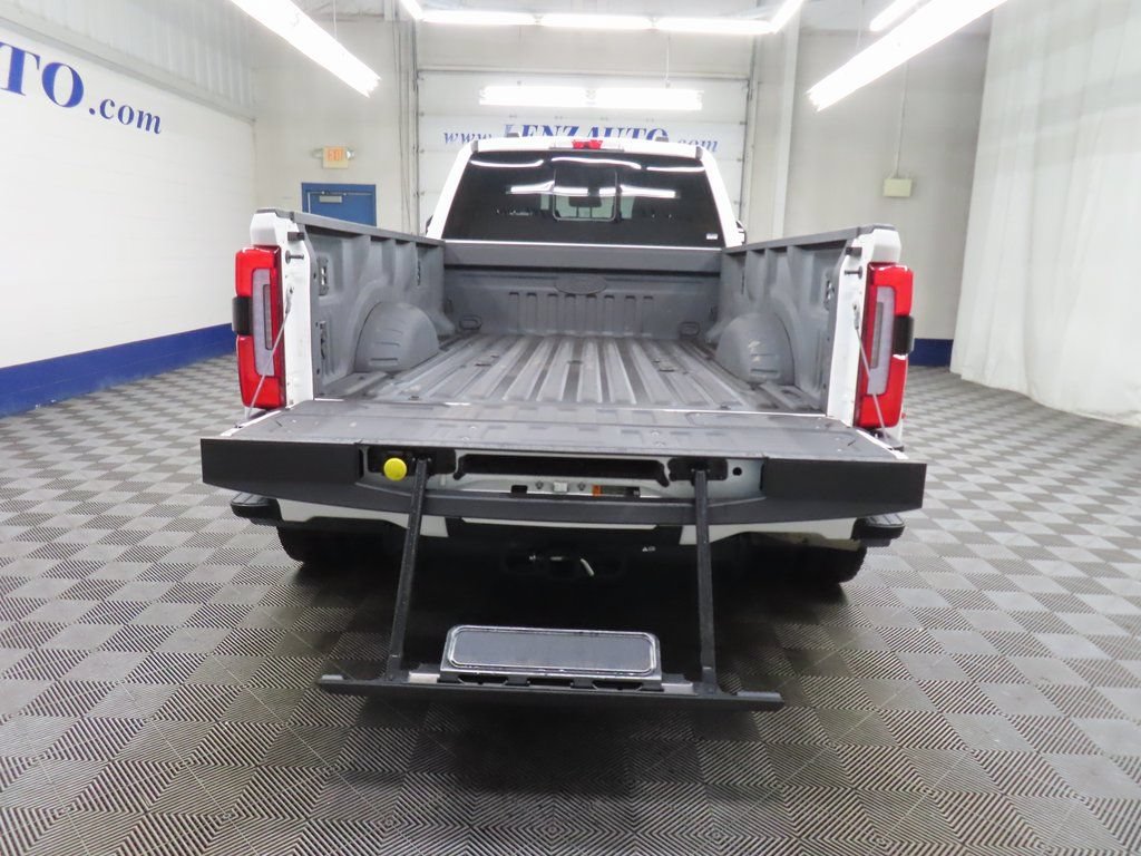 Used 2025 Ford F450 Platinum w/ FX4 Off-Road Package AWD/4WD image 37