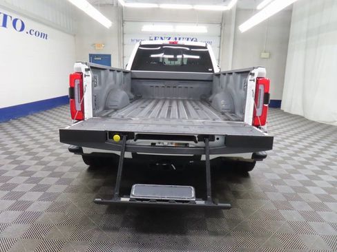 Used 2025 Ford F450 Platinum w/ FX4 Off-Road Package image 37