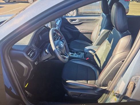 Certified 2025 Ford Escape ST-Line image 10