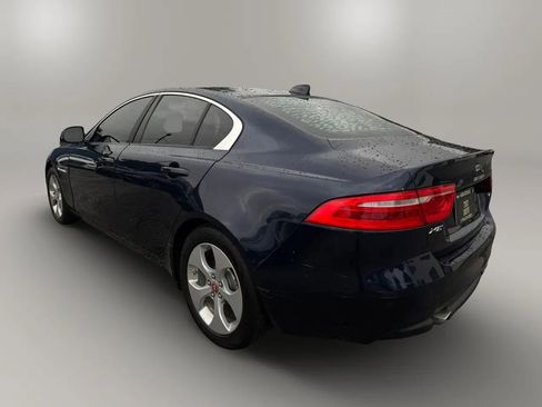 Used 2017 Jaguar XE RWD image 8