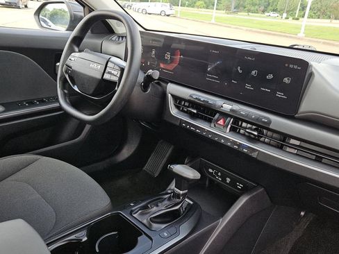 Used 2025 Kia K4 FWD image 27