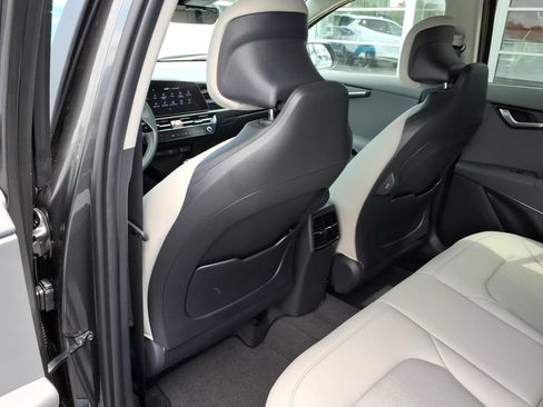 New 2026 Kia Niro EX FWD image 11