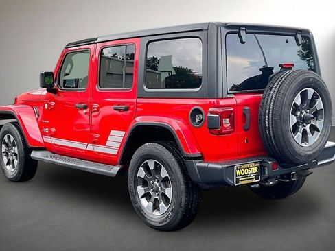 Used 2018 Jeep Wrangler Unlimited Sahara w/ Cold Weather Group AWD/4WD image 4
