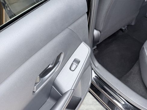 Used 2025 Nissan Sentra SV w/ Trunk Package FWD image 25
